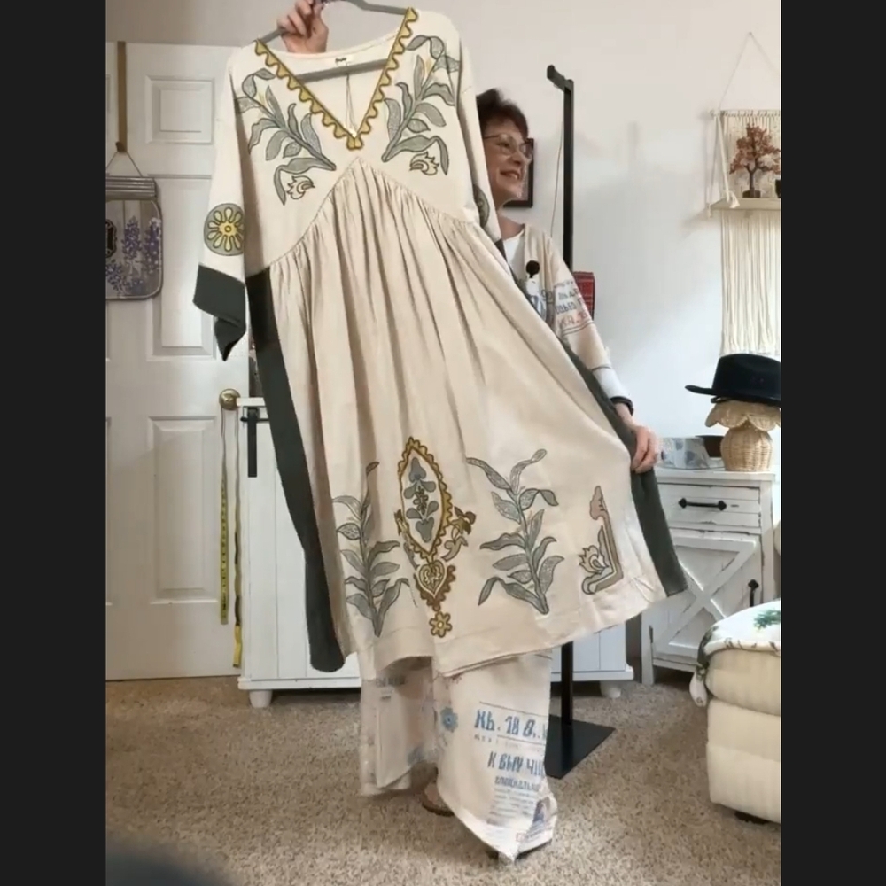 NWT Blue velvet maxi embroidered Large - Picture 4 of 6